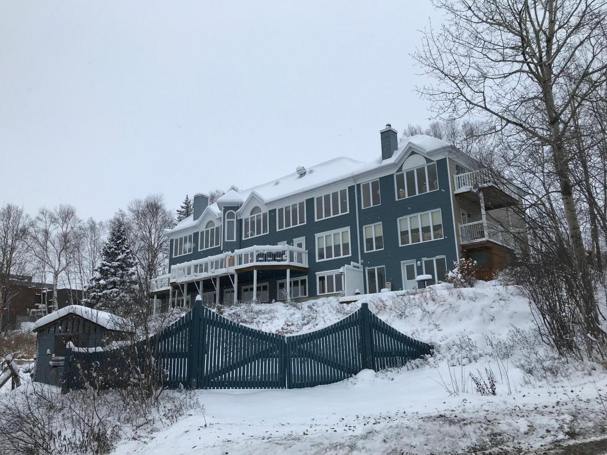 Auberge Cap Aux Corbeaux Hotel Baie-Saint-Paul Exterior photo