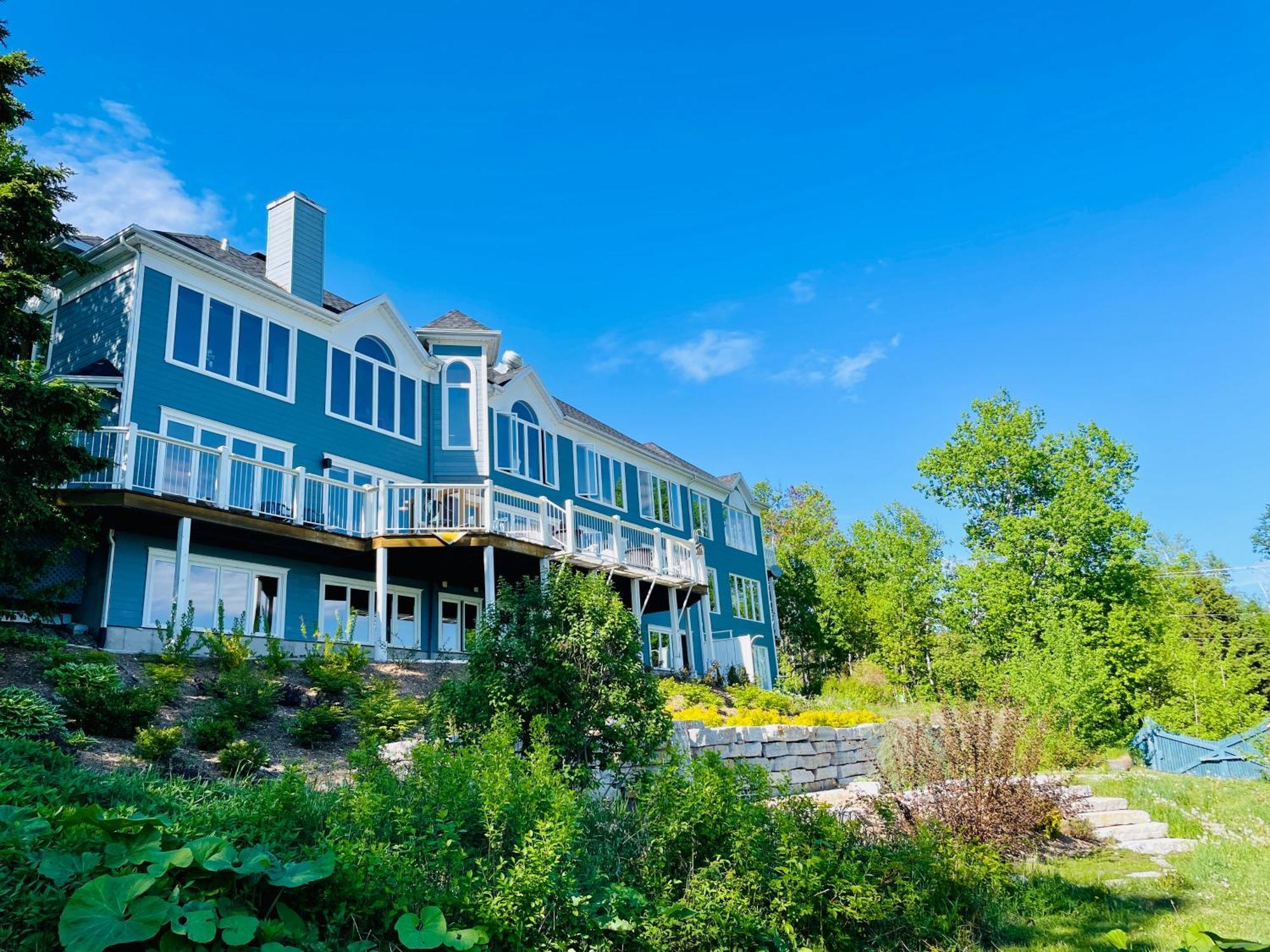 Auberge Cap Aux Corbeaux Hotel Baie-Saint-Paul Exterior photo